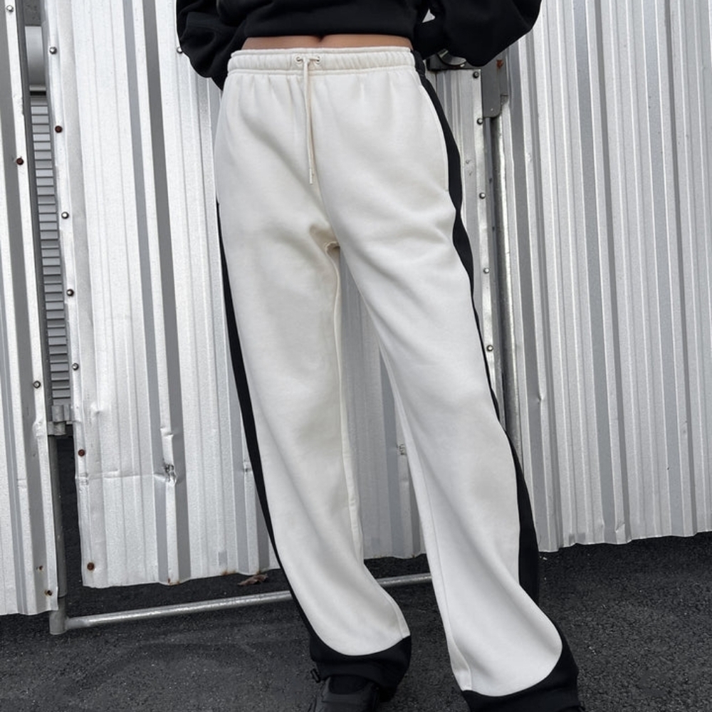 LIKE NEW OAK + FORT Birch Black Sweatpant With Seam Detail Size Small